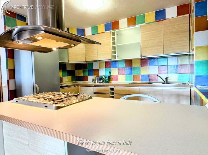 Image No.10-3 Bed House for sale