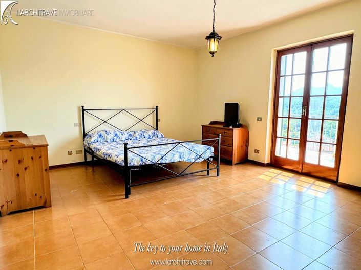 Image No.14-3 Bed House for sale