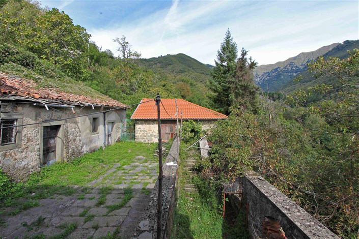 Image No.1-Villa de 4 chambres à vendre à Licciana Nardi