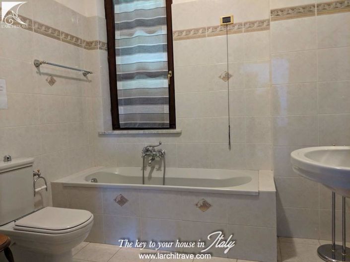 Image No.18-6 Bed Villa for sale