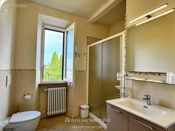 Image No.12-2 Bed House for sale