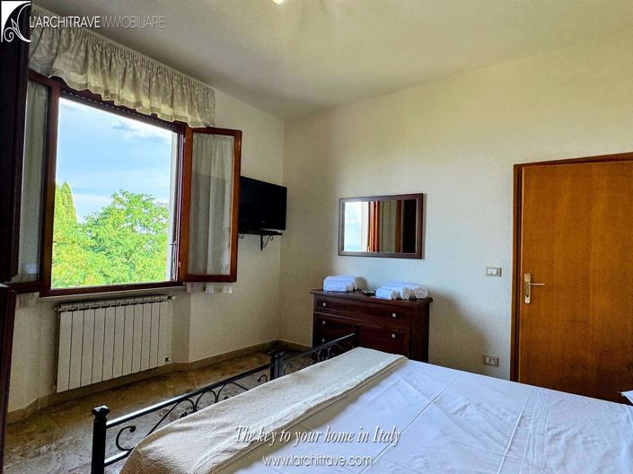 Image No.8-2 Bed House for sale