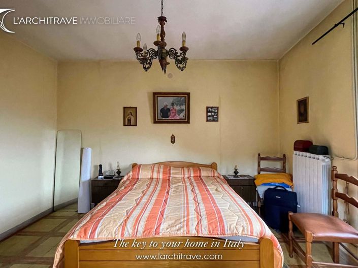 Image No.12-3 Bed House for sale