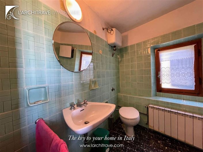 Image No.13-2 Bed House for sale