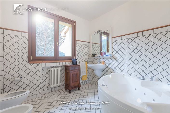 Image No.14-5 Bed Villa for sale