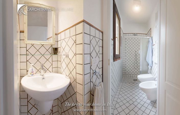 Image No.18-5 Bed Villa for sale