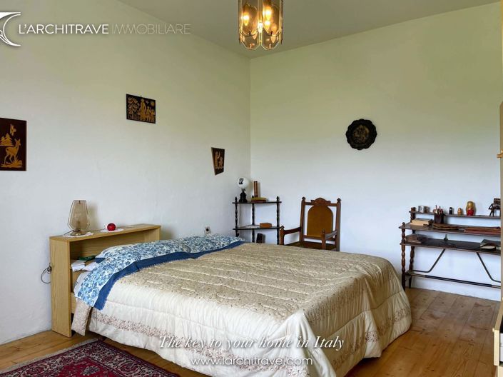 Image No.8-2 Bed House for sale