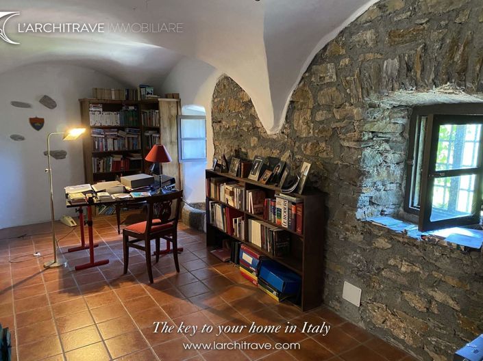 Image No.26-3 Bed House for sale