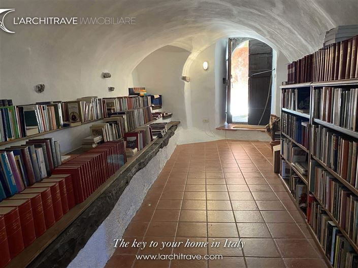 Image No.28-3 Bed House for sale