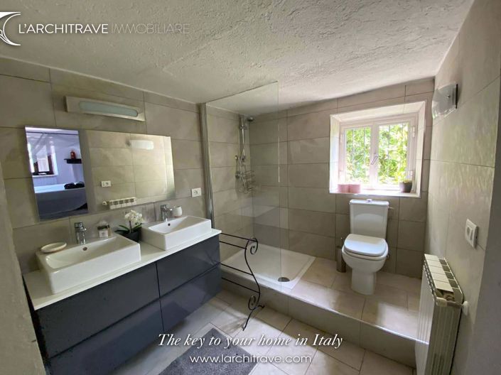 Image No.14-5 Bed Villa for sale