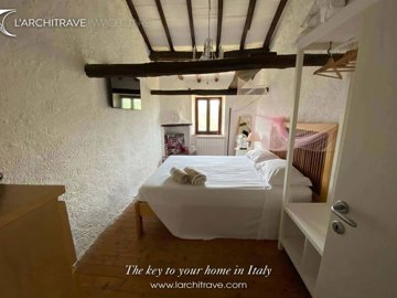 0e0edfdf-b5c0-04c7-a267-794eb919f4c3