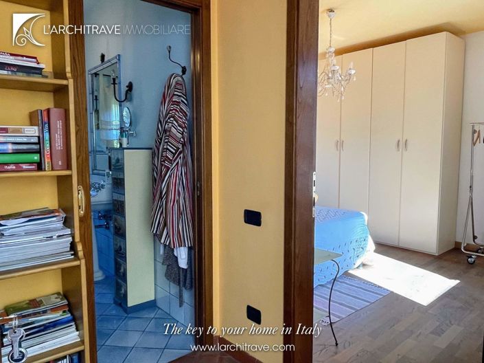 Image No.11-2 Bed Villa for sale