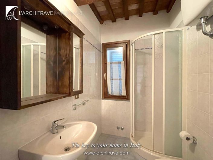 Image No.8-1 Bed House for sale