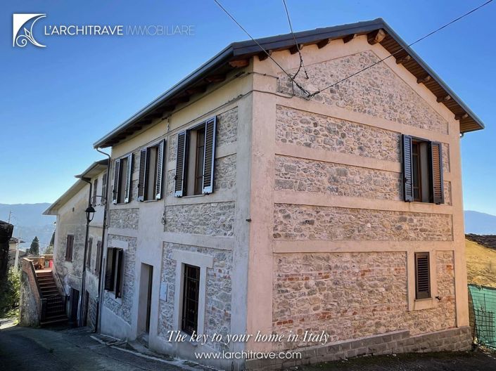 Image No.2-Villa de 3 chambres à vendre à Licciana Nardi