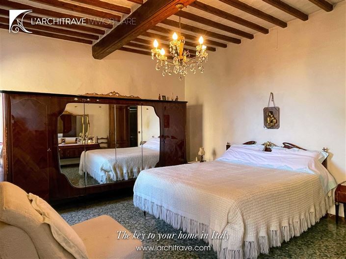 Image No.11-5 Bed House for sale