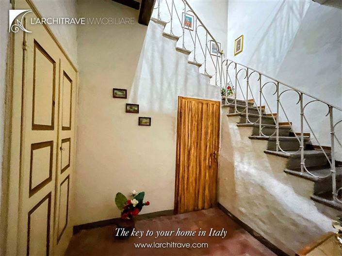 Image No.17-5 Bed House for sale