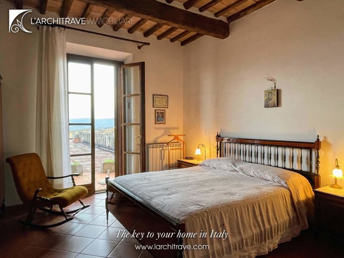 Image No.12-3 Bed House for sale