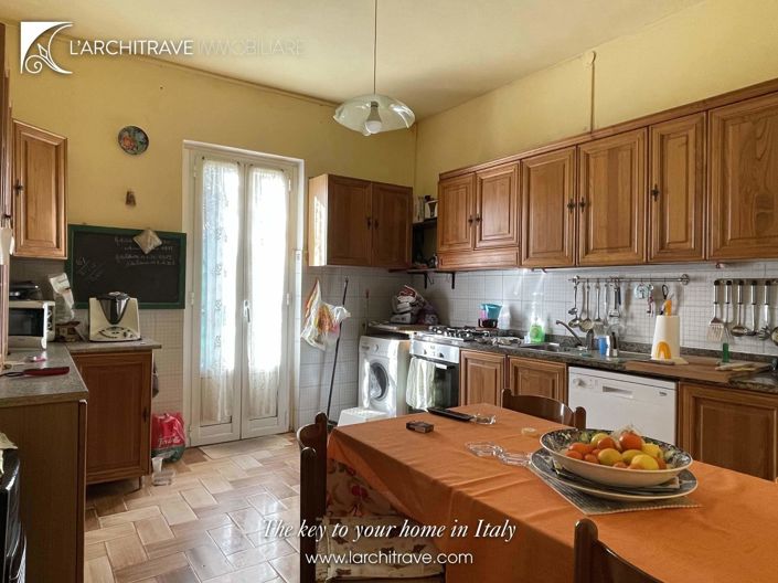 Image No.8-Villa de 5 chambres à vendre à Licciana Nardi