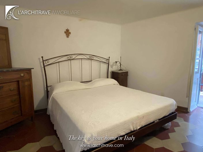 Image No.12-3 Bed House for sale