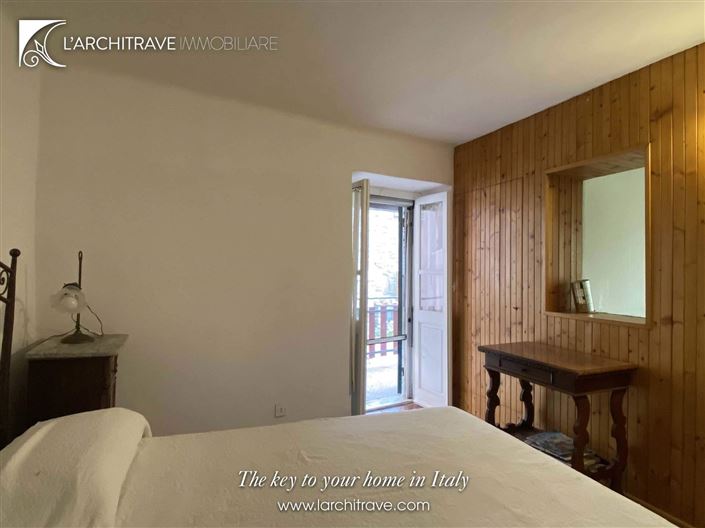 Image No.13-3 Bed House for sale