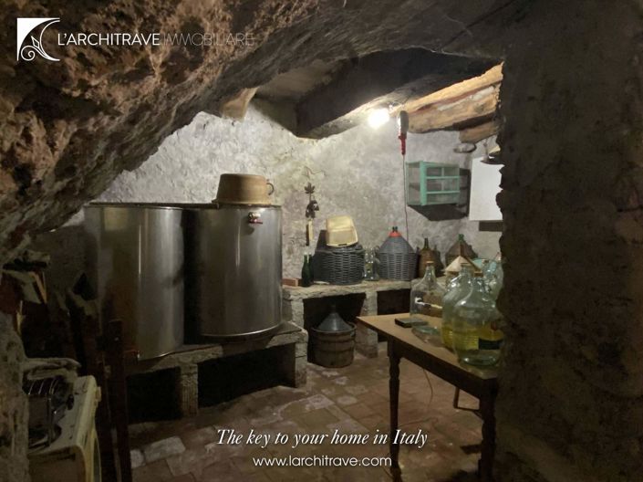 Image No.17-3 Bed House for sale