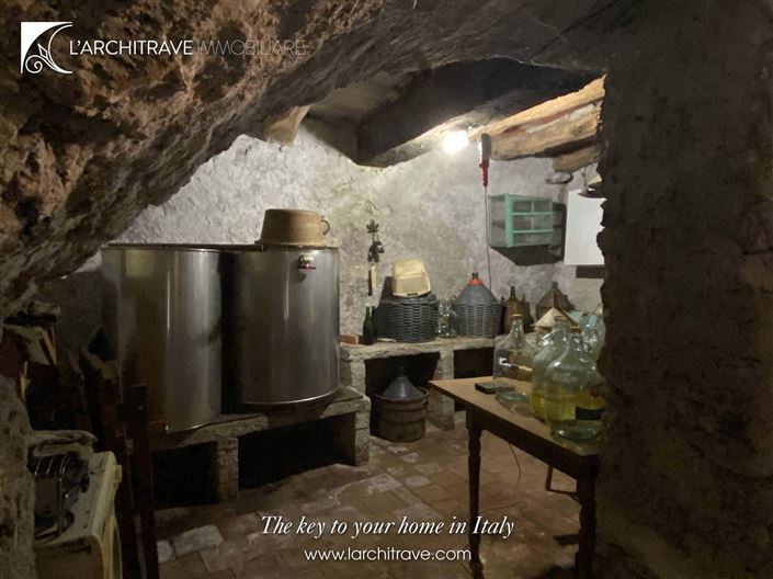 Image No.17-3 Bed House for sale