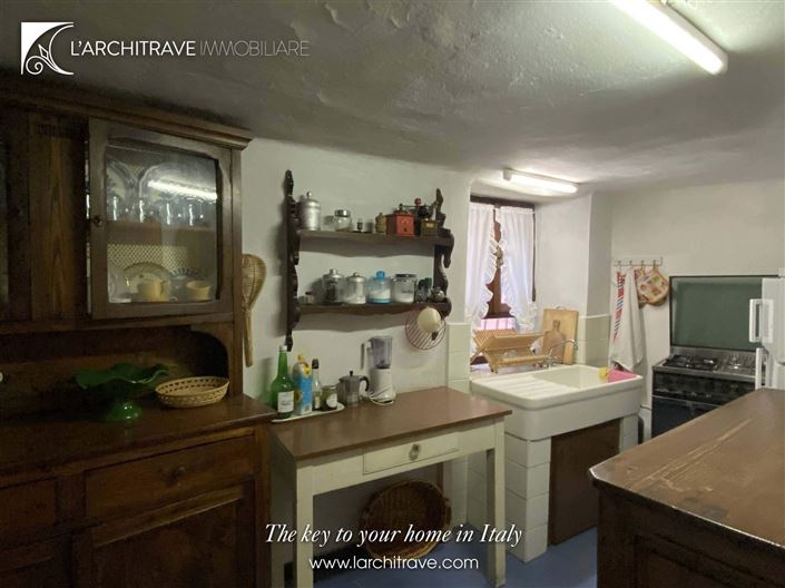 Image No.8-3 Bed House for sale