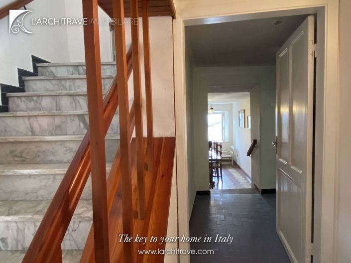 Image No.9-3 Bed House for sale