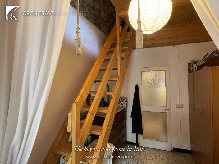 Image No.19-4 Bed House for sale