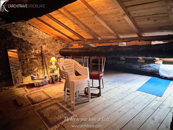 Image No.20-4 Bed House for sale