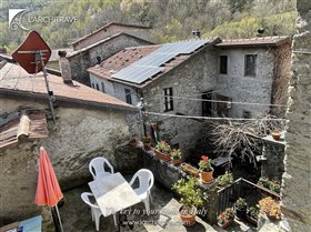 Image No.2-Maison de 4 chambres à vendre à Licciana Nardi