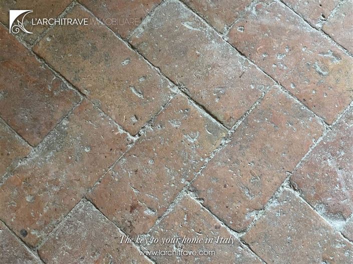 Image No.25-3 Bed House for sale