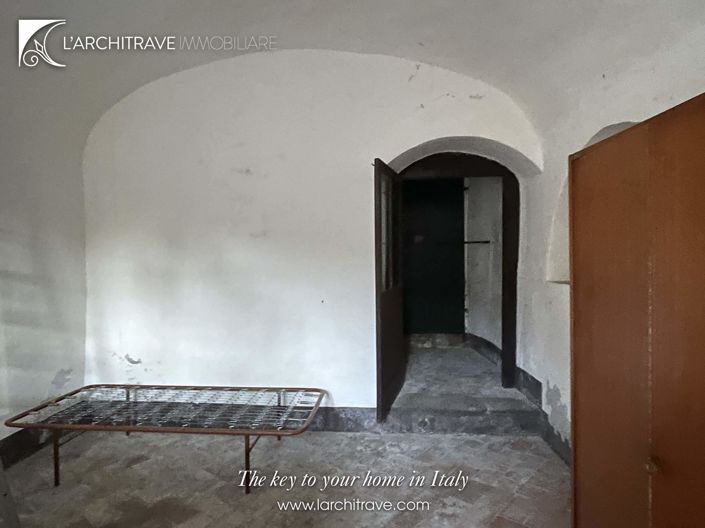 Image No.8-3 Bed House for sale