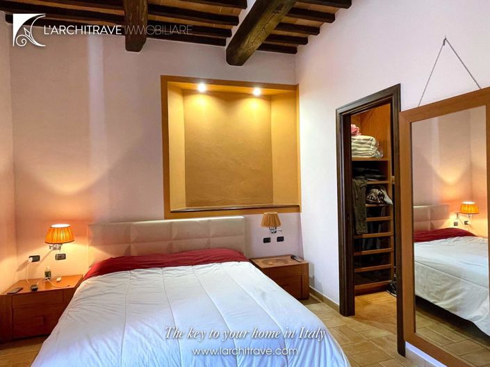 Image No.13-2 Bed House for sale