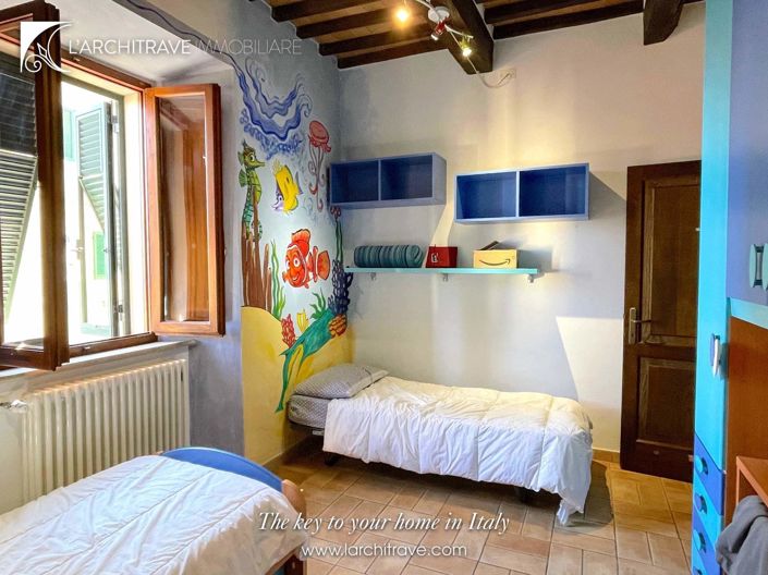 Image No.17-2 Bed House for sale