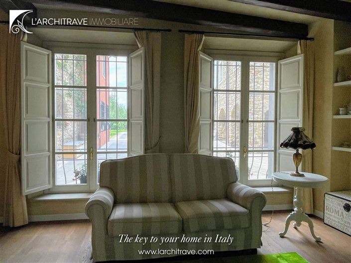 Image No.10-1 Bed House for sale