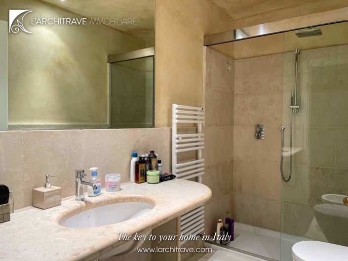 Image No.12-1 Bed House for sale