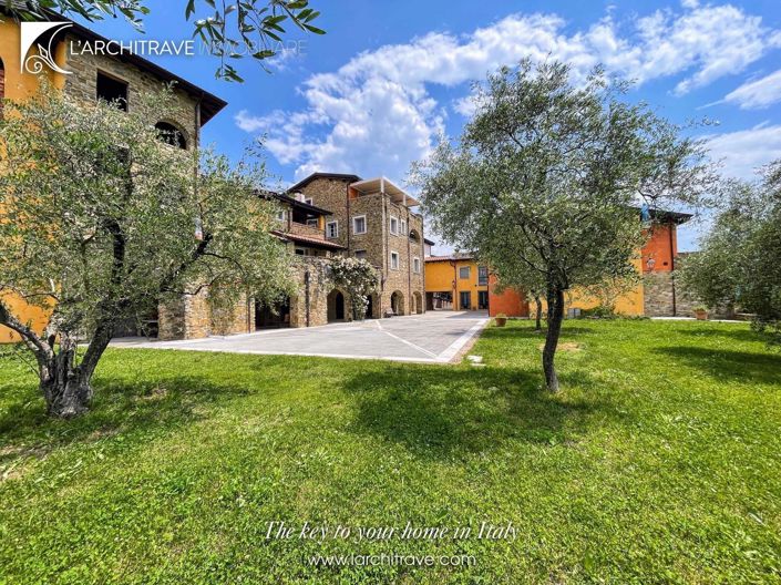 Image No.4-1 Bed House for sale