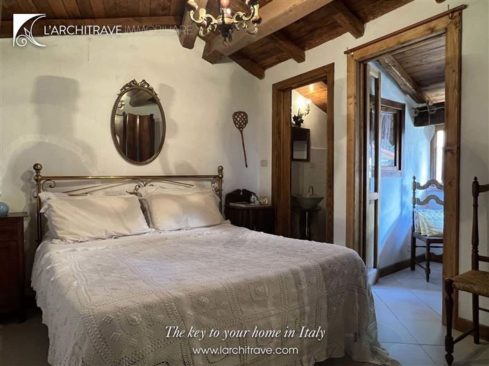 Image No.11-2 Bed House for sale