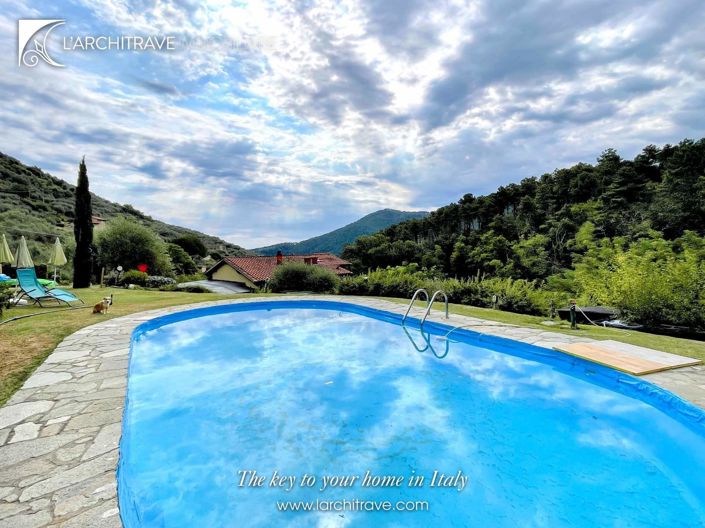 Image No.2-4 Bed Villa for sale