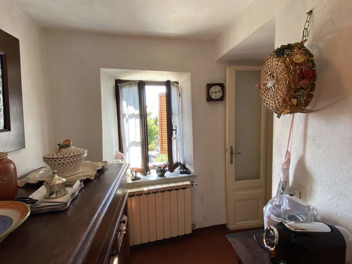 Image No.11-3 Bed House for sale