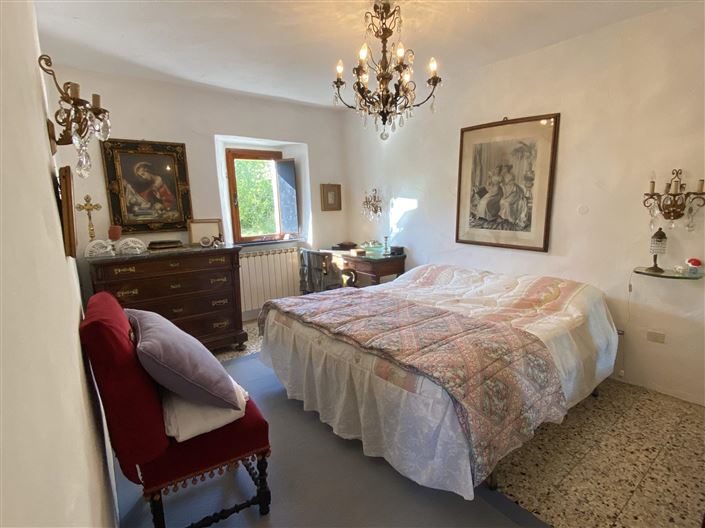 Image No.12-3 Bed House for sale