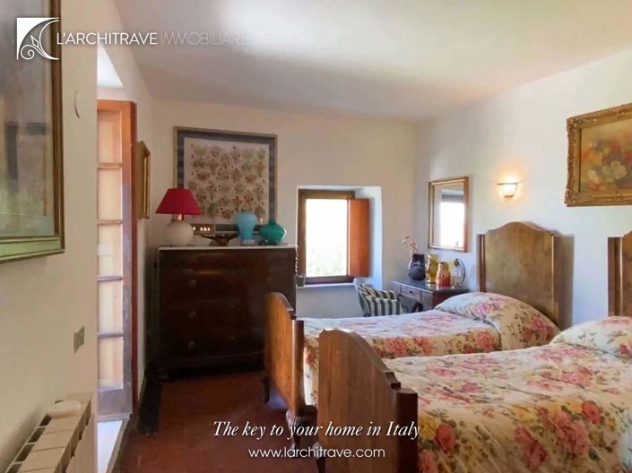 Image No.14-3 Bed House for sale