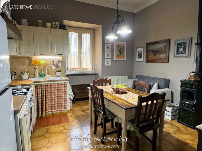 Image No.5-4 Bed House for sale