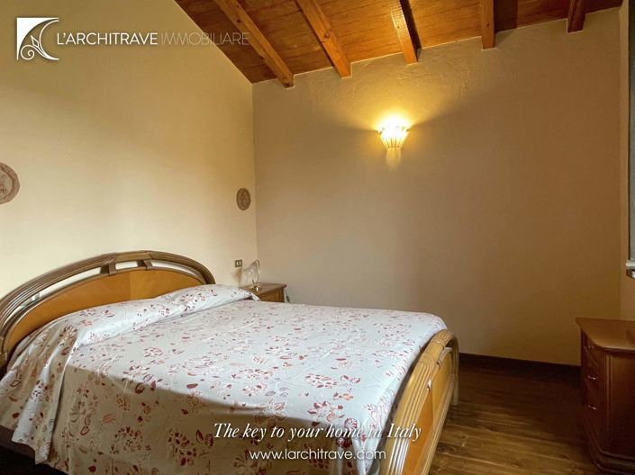 Image No.10-3 Bed House for sale