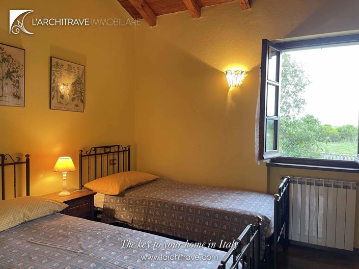 Image No.14-3 Bed House for sale