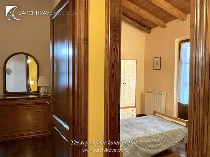 Image No.20-3 Bed House for sale