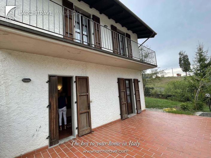 Image No.8-3 Bed House for sale