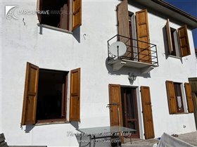 Image No.1-7 Bed House for sale