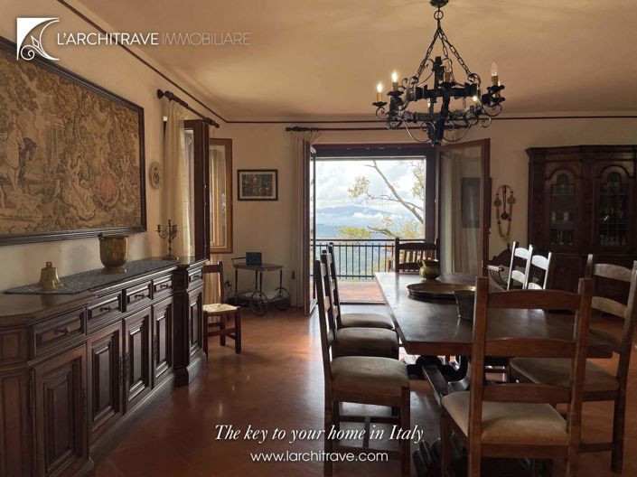 Image No.11-7 Bed Villa for sale